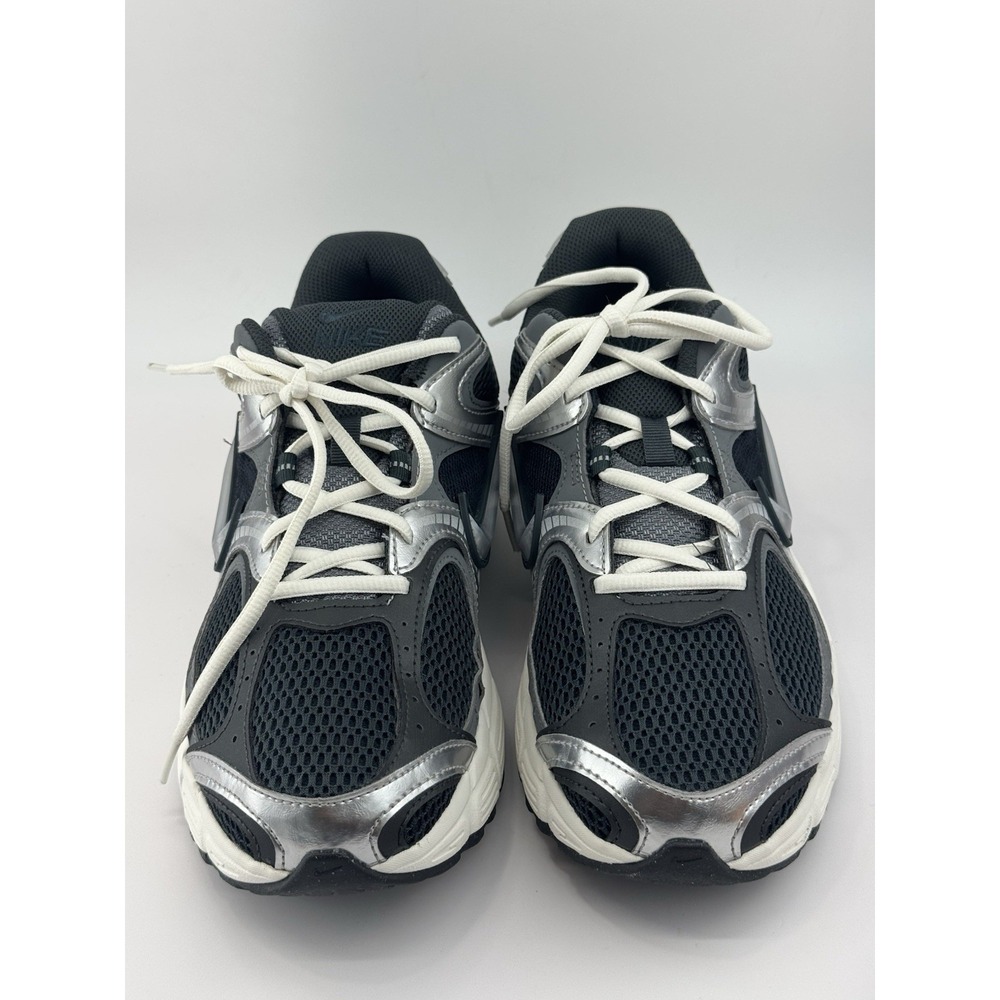 Nike V5 RNR (HQ7901 300) Black / Silver Running Sneaker Women's 12/mens 10.5 - Picture 2 of 9